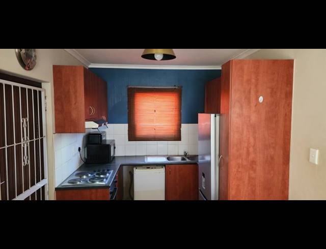 2 BEDROOM HOUSE FOR SALE IN PELIKAN PARK